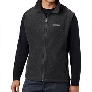 Columbia Men’s Steens Mountain Fleece Vest in Charcoal Gray. Size Large